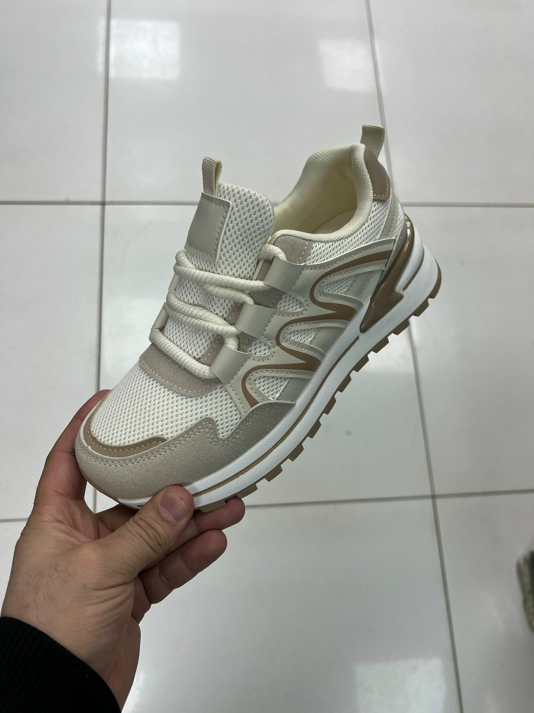 кроссовки женскиe,,женская ,кроссовка,кроссовки бежевые