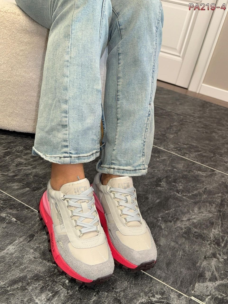 женские кроссовки,,повседневные кроссовки,стильные кроссовки,кроссовка