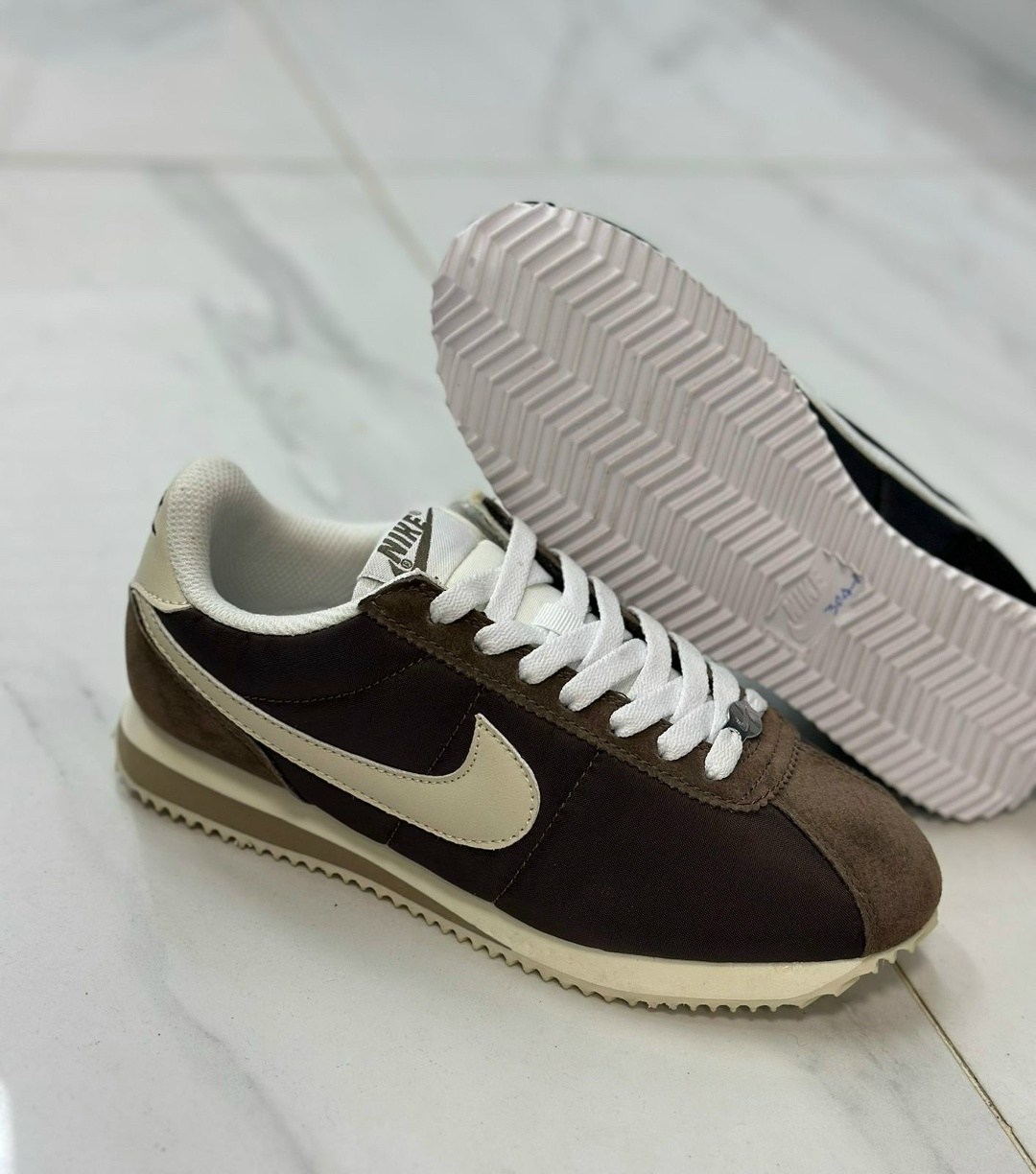 кроссовки cortez коричневые nike,кроссовки nike cortez baroque brown,кроссовки nike classic cortez leather,женские повседневные кроссовки nike classic cortez,кроссовки nike cortez