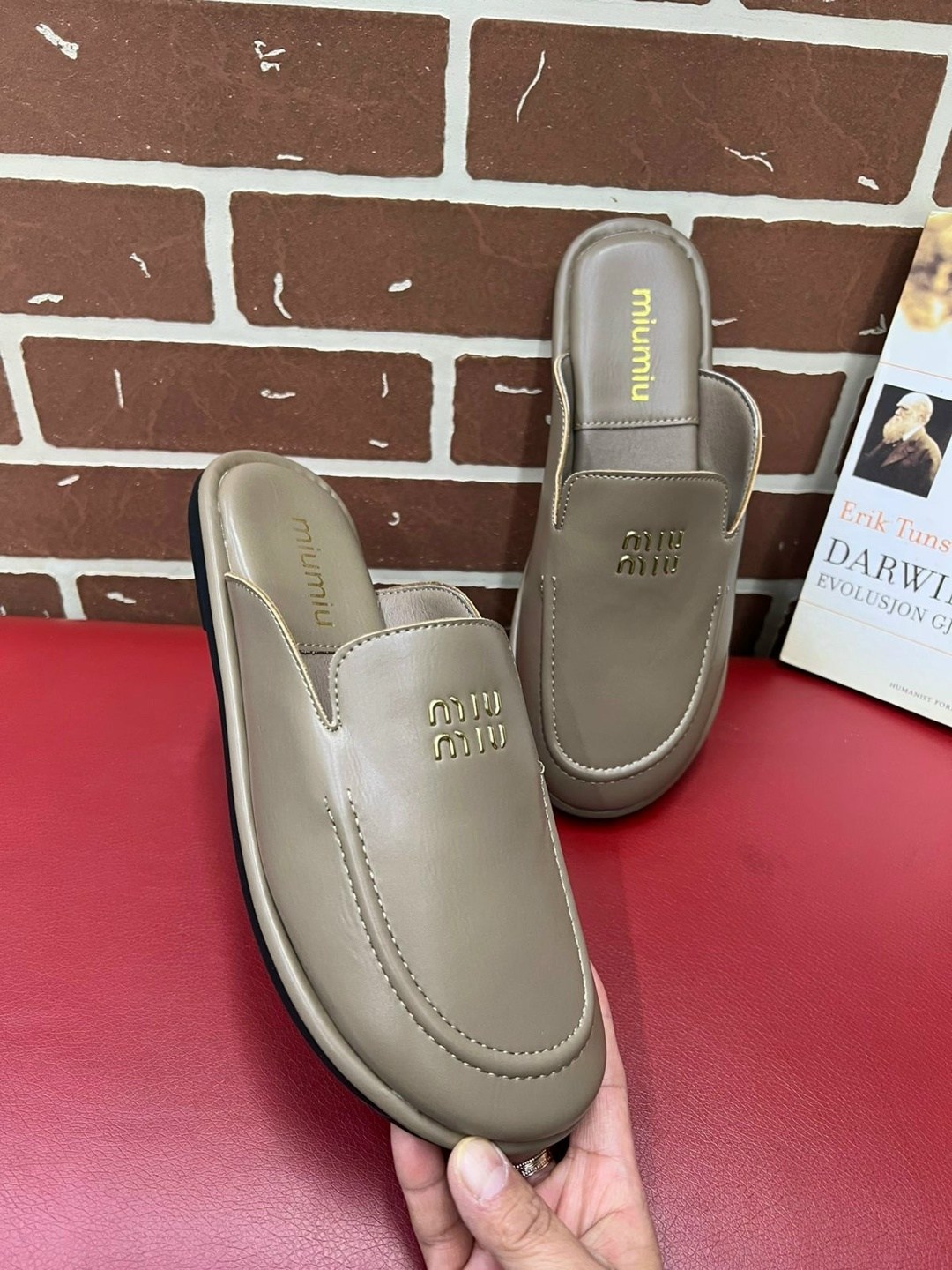 шлепки фенди,шлепанцы женские,мюли женские,,кожаные мюли