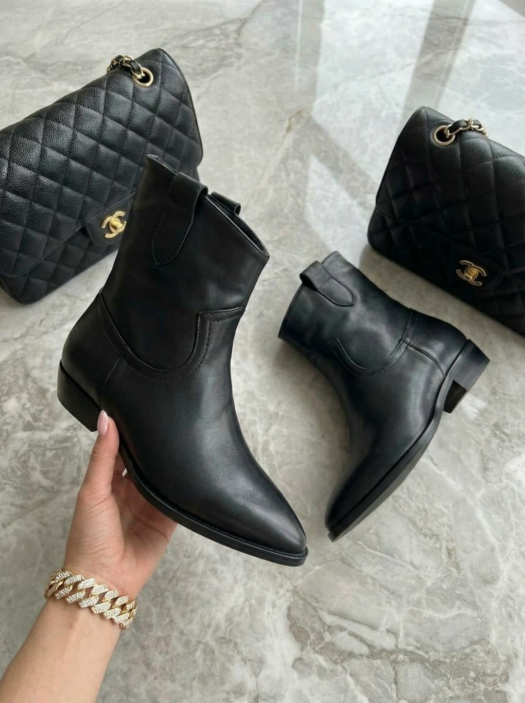 ,замшевые казаки,замшевые ботинки казаки uterque,казаки замшевые эконика,казаки замшевые женские