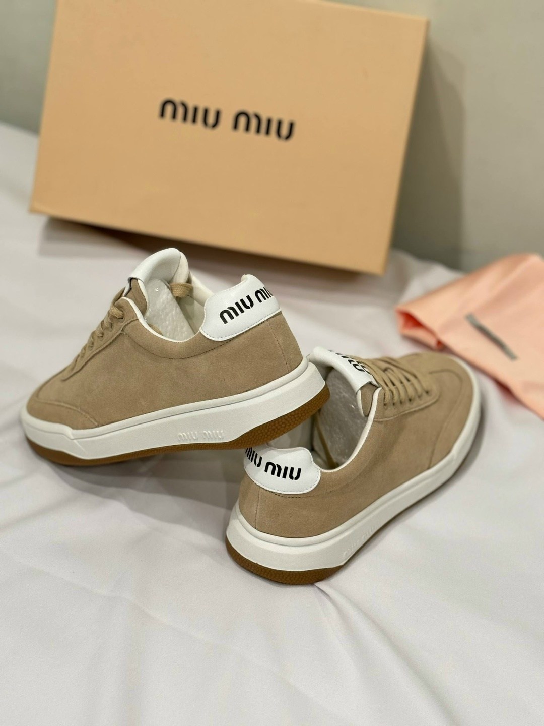 кроссовки miu miu женские,кроссовки miu miu,кеды miu miu женские,кроссовки натуральные замшевые miu miu,женские замшевые кеды miu miu арт. 6m7m33