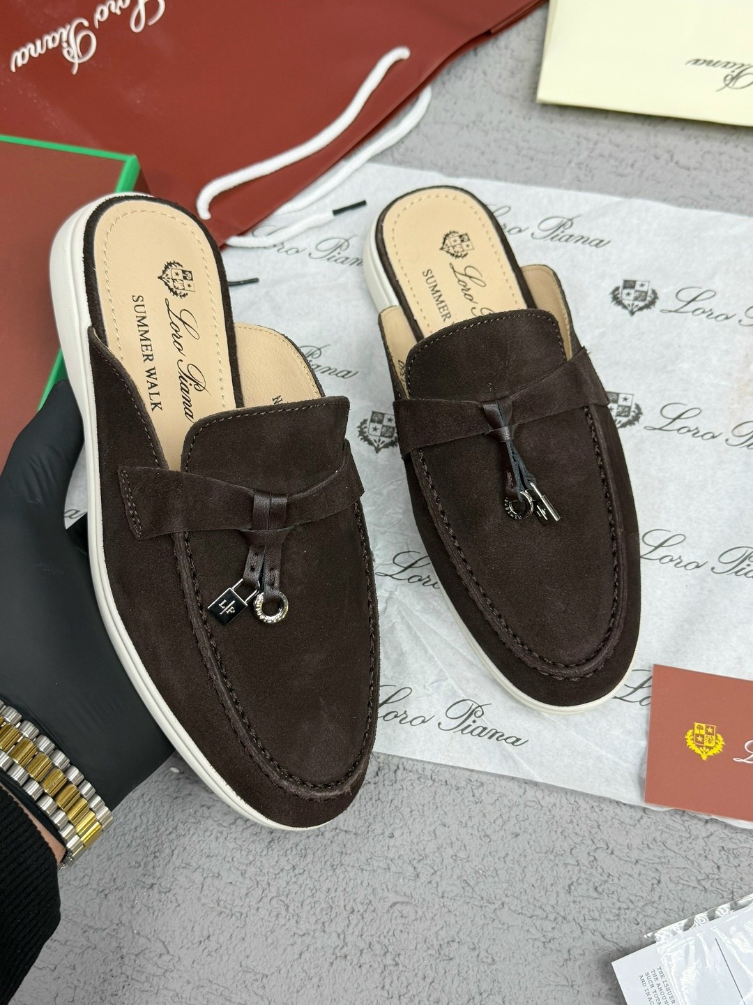 женские замшевые мюли loro piana бежевые,мюли loro piana,лоферы loro piana,лоферы женские loro piana,женские замшевые мюли loro piana голубые