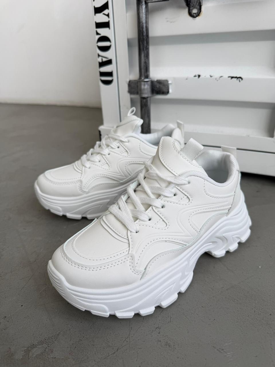 кроссовки,кроссовки женские,кроссовки женские белые,белые кроссовки,массивные кроссовки