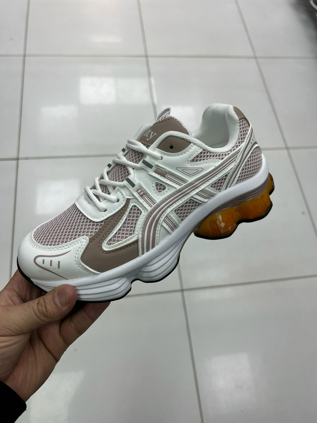 кроссовки женскиe,кроссовки,женские кроссовки asics,белые кроссовки,спортивная