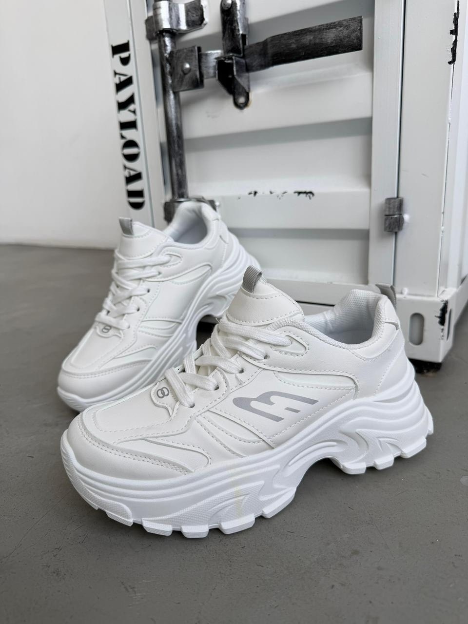 кроссовки,кроссовки женские,кроссовки женские белые,белые кроссовки,массивные кроссовки