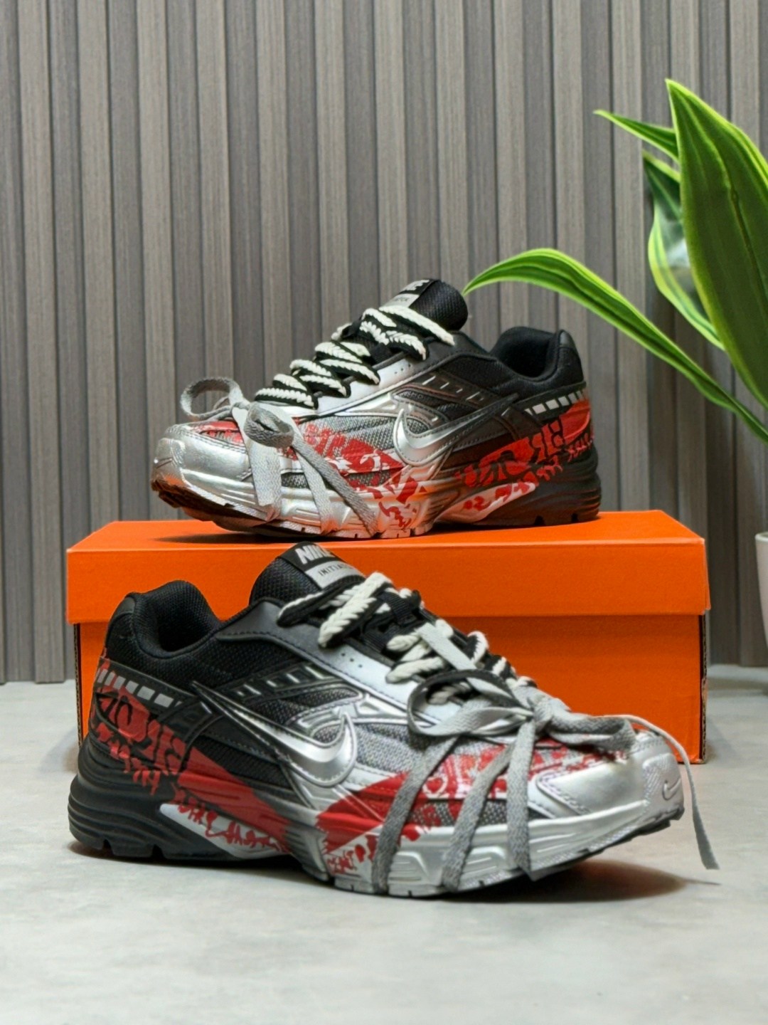 nike initiator кроссовки мужчины,nike кроссовки для бега,кроссовки для бега initiator мужские с низким верхом черные серебристые nike,кроссовки nike,кроссовки для бега p-6000 с низким верхом черный се