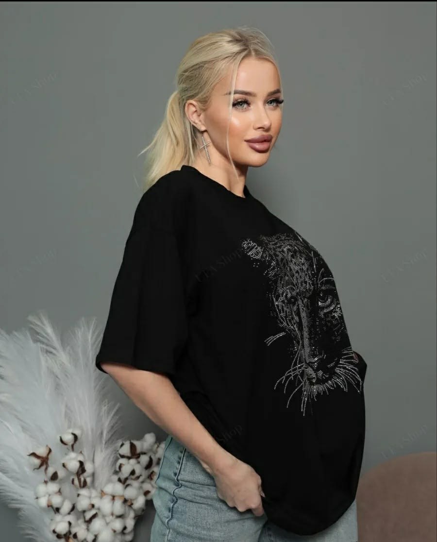 женская футболка,футболки женская оверсайз,футболка оверсайз со стразам,футболка оверсайз базовая со стразами,футболка женская со стразами