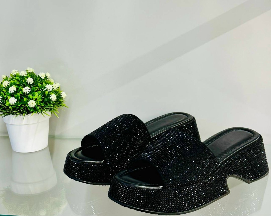 женские шлепанцы на платформе,,женские шлепанцы,шлепки женские,шлепанцы со стразами