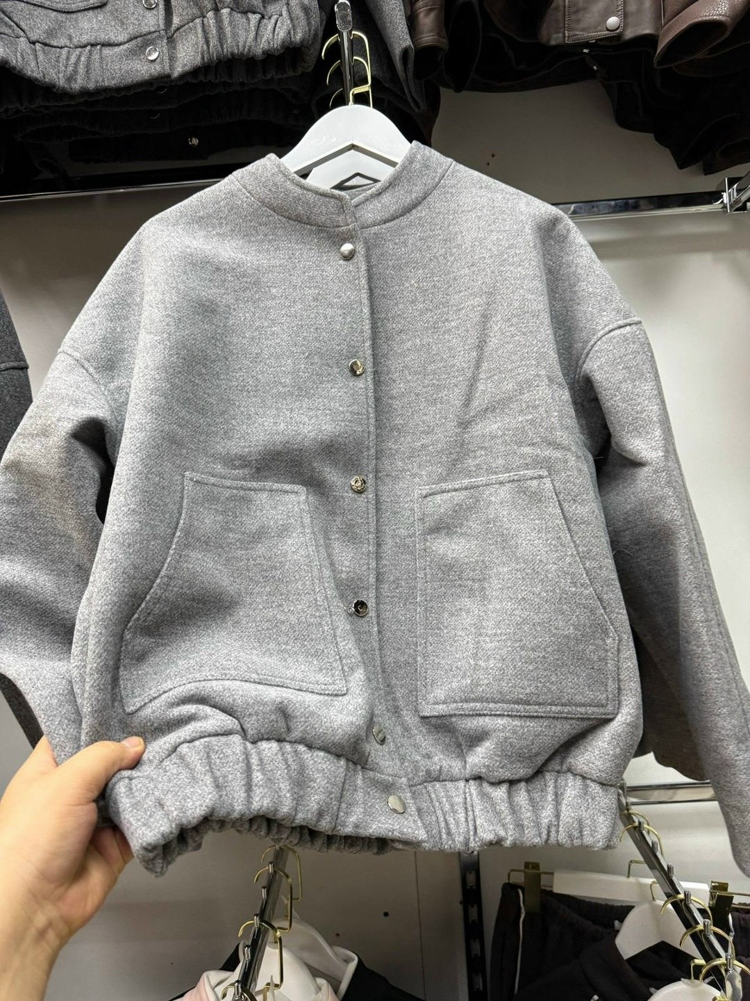 куртка-бомбер оверсайз из пальтовой ткани,куртка-бомбер оверсайз из пальтовой ткани zarina,бомбер куртка оверсайз драповая демисезонная emse,бомбер драповый утепленный оверсайз fashionboom,куртка бомб