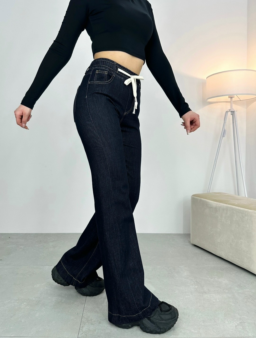 джинсы женские,джинсы широкие,широкие черные джинсы,женские джинсы трубы,джинсы