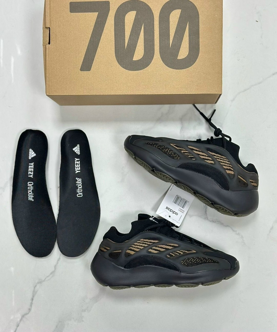 кроссовки adidas yeezy boost 700,adidas yeezy boost 700 v 3,adidas yeezy boost 700,adidas yeezy 700 v 3,кроссовки adidas yeezy 700