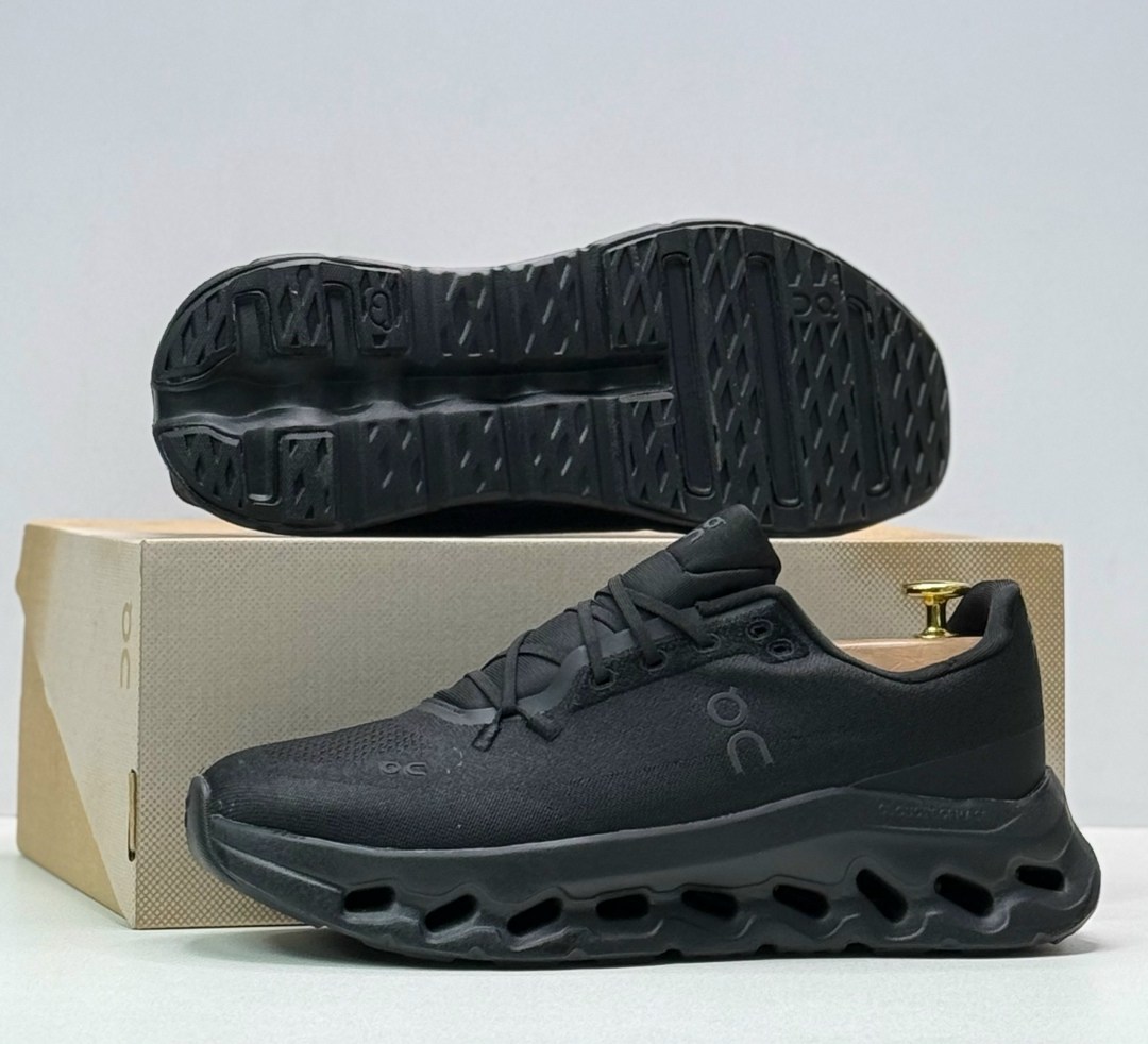 кроссовки on cloudsurfer trail waterproof, цвет black/eclipse,кроссовки on cloudtilt цвет eclipse black,кроссовки cloudtilt black eclipse on running черный,on водонепроницаемые кроссовки cloudsurfer t