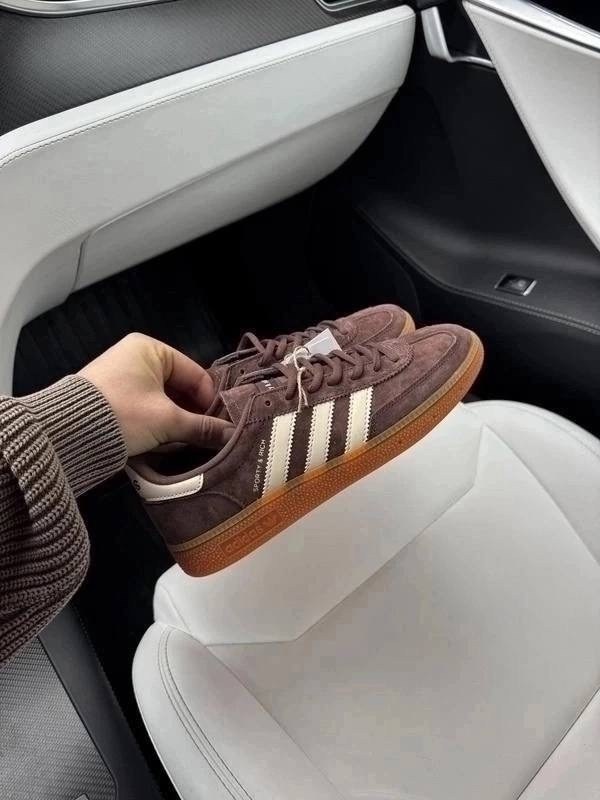 кроссовки adidas handball spezial,кроссовки adidas handball spezial sporty & rich на шнурках,кроссовки adidas spezial,кроссовки adidas handball spezial sporty & rich brown,кроссовки adidas handball sp