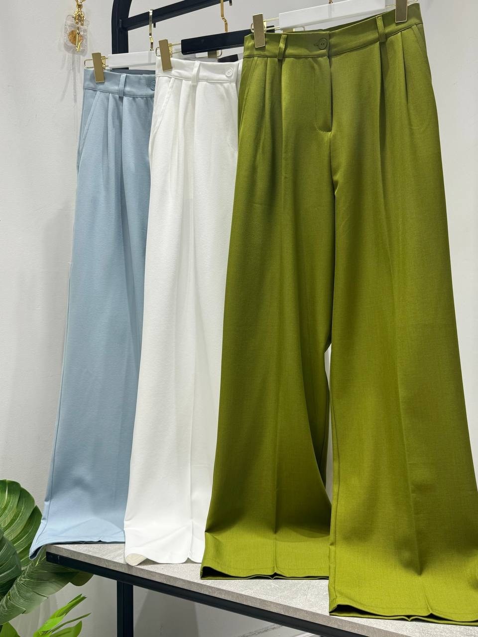 белые брюки палаццо,брюки палаццо,брюки палаццо 2026,широкие брюки