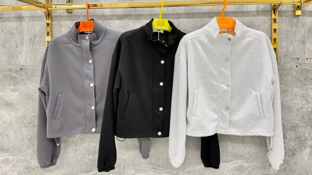 женская куртка бомбер,куртка бомбер,куртка повседневная,куртка женская модная,оверсайз куртка