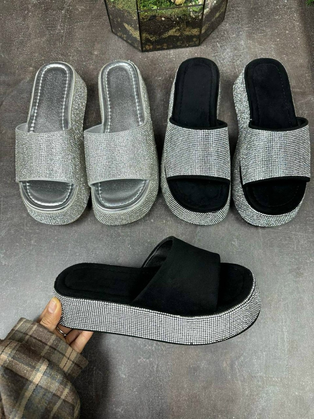 ,женские тапки,шлепанцы со стразами,шлепанцы блестящие,шлепки со стразами