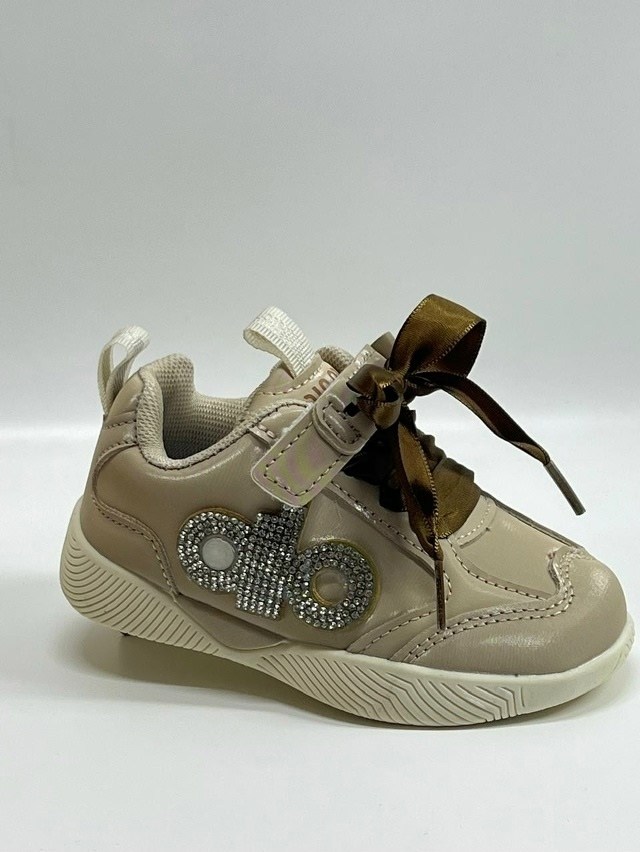 ,детские кроссовки,кроссовки модные,кроссовка,кроссовки