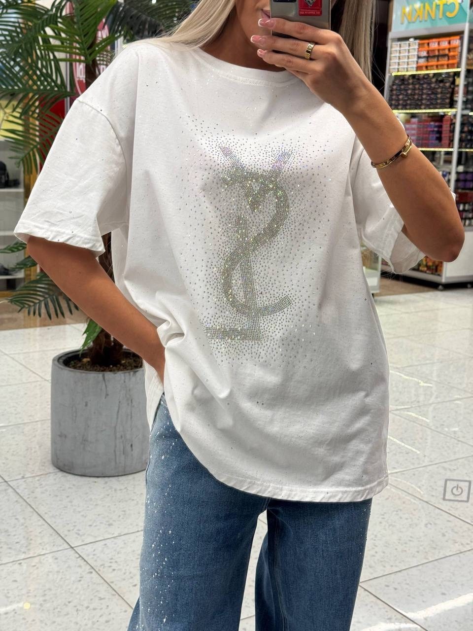 футболка оверсайз со стразам,женская футболка,футболка базовая со стразами оверсайз,футболка женская оверсайз со стразами,футболки модные