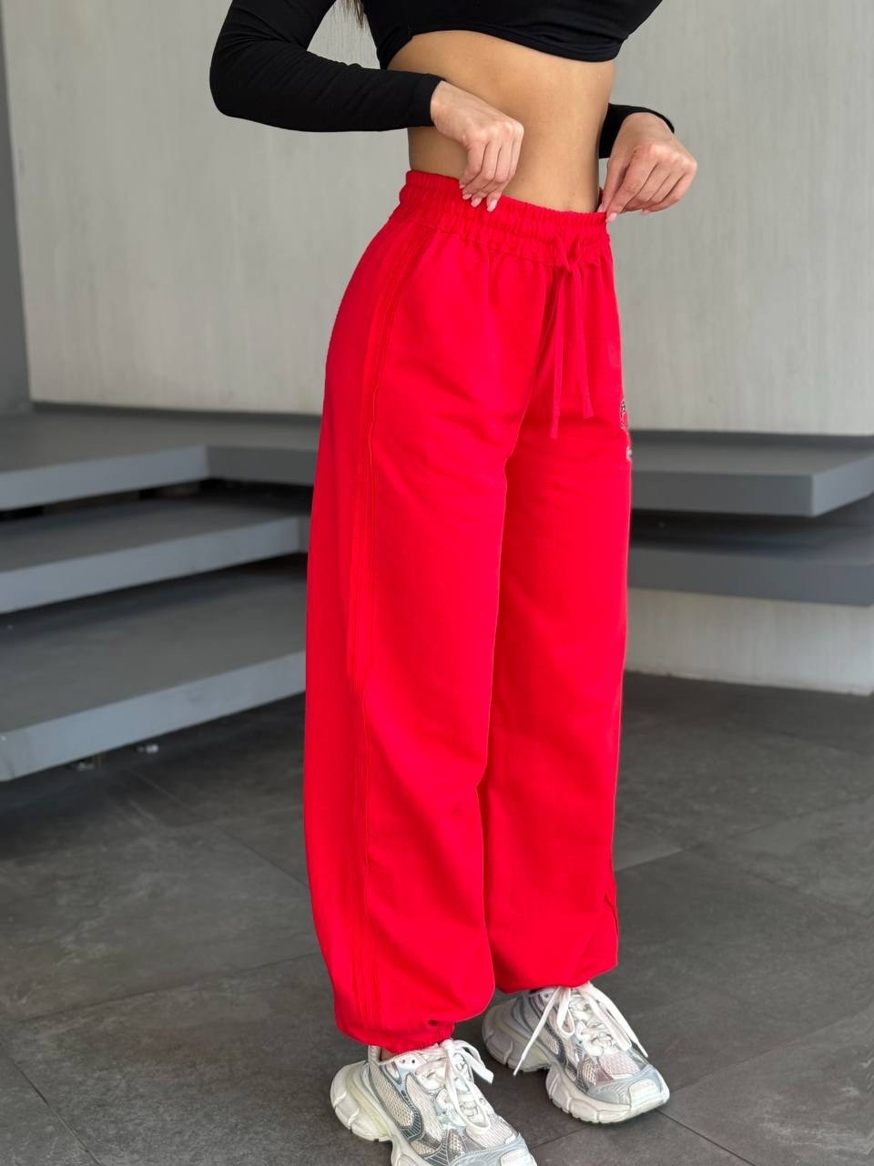 брюки повседневные спортивные,штаны широкие,широкие брюки,спортивные штаны женские,брюки спортивные широкие