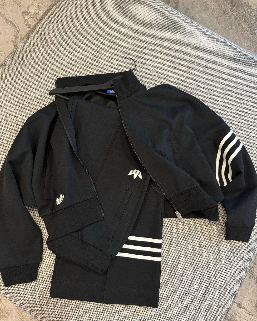 костюм спортивный женский,костюм тройка женский,костюм велюровый,женский костюм,костюм с лампасами