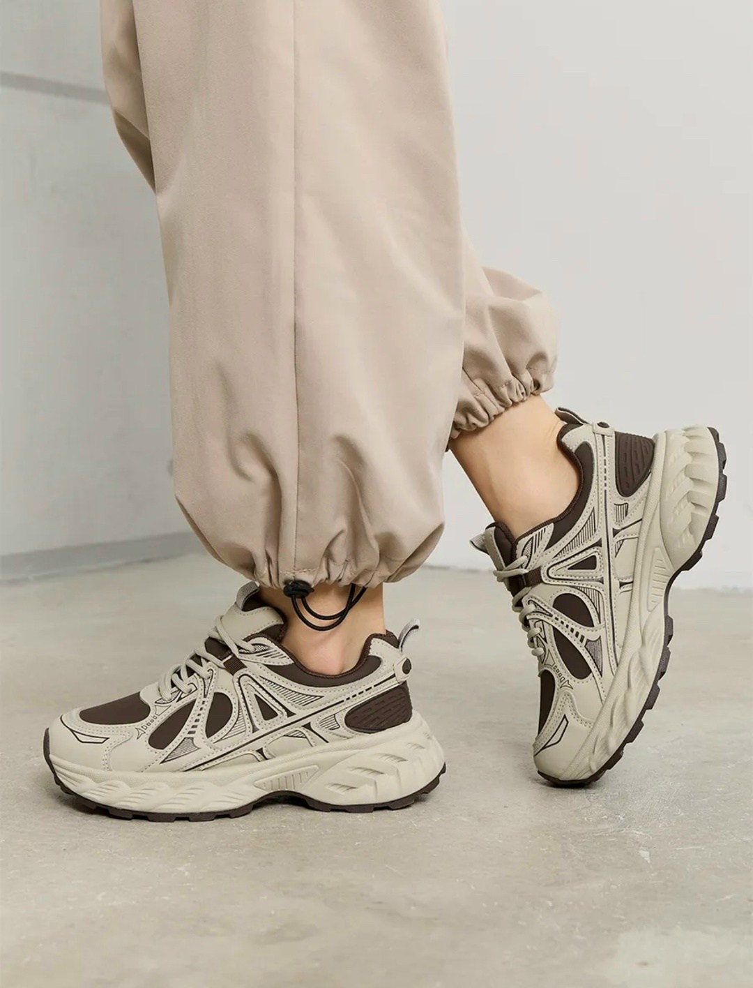 ,кроссовки женскиe,кроссовки модные,повседневные кроссовки,спортивная