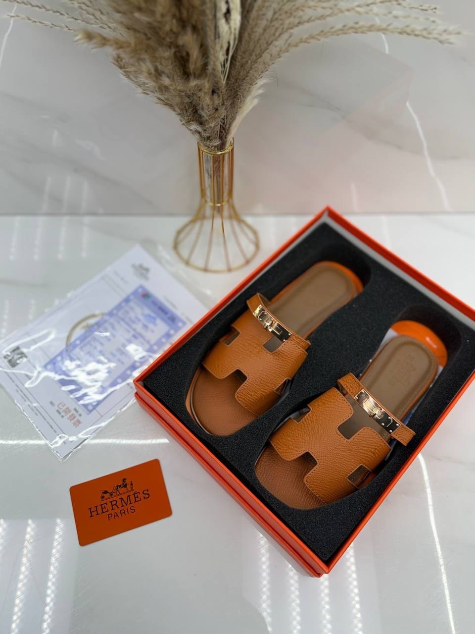 женские кожаные шлепки hermes oran коричневые,шлепки hermes oran,шлепки hermes женские,шлепки эрмес коричневые,шлепанцы hermes