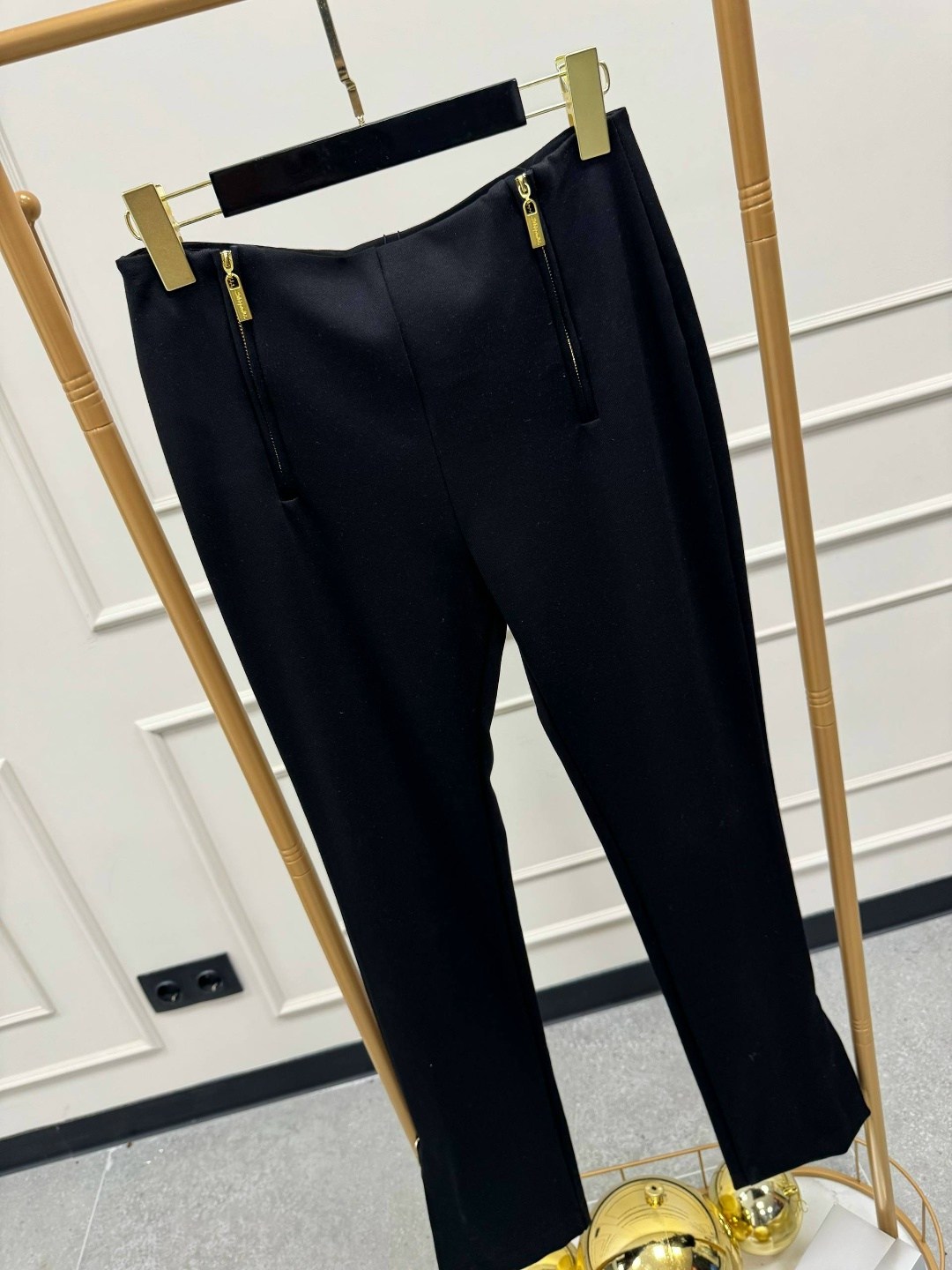 брюки elisabetta franchi,элегантные брюки,классические брюки,брюки женские,брюки elisabetta franchi черный