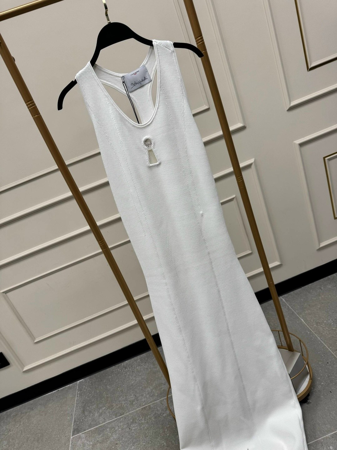 элегантные наряды,женское платье,длинное платье,фасон платьев,платье