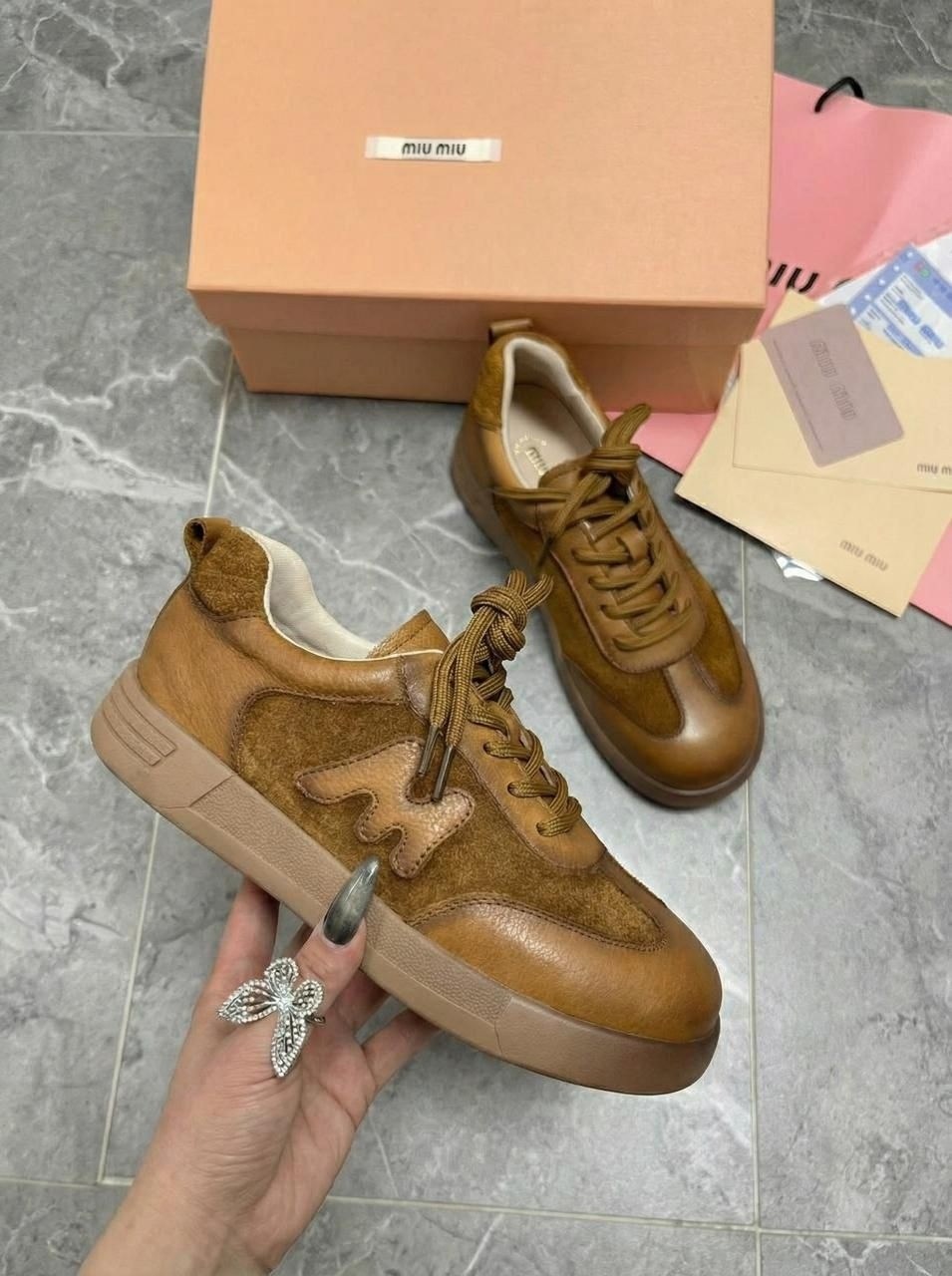 ,женские кроссовки,черные кроссовки женские,стильные кроссовки,повседневные кроссовки