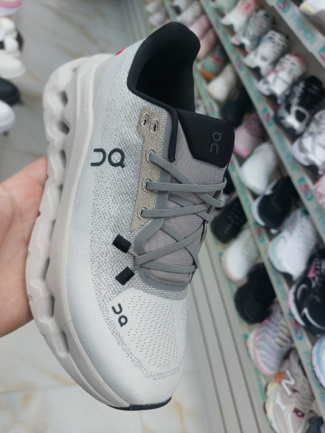 кроссовки on cloud 5 undyed white creek белый,кроссовки,кроссовки on cloudtilt,кроссовки on,on running cloudnova form — женские кроссовки cloud shoes white