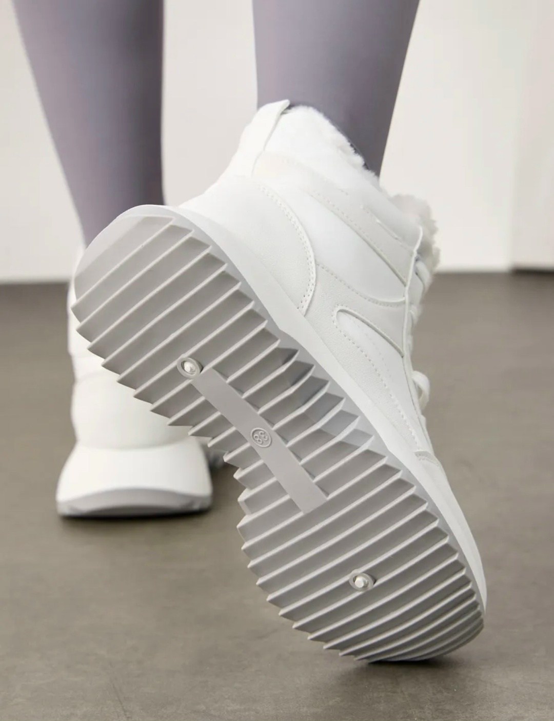 женские зимние кроссовки,зимние кроссовки,кроссовки женские зимние с мехом,кроссовки на высокой подошве зимние fashion24,кроссовки женские зимние с мехом vishka