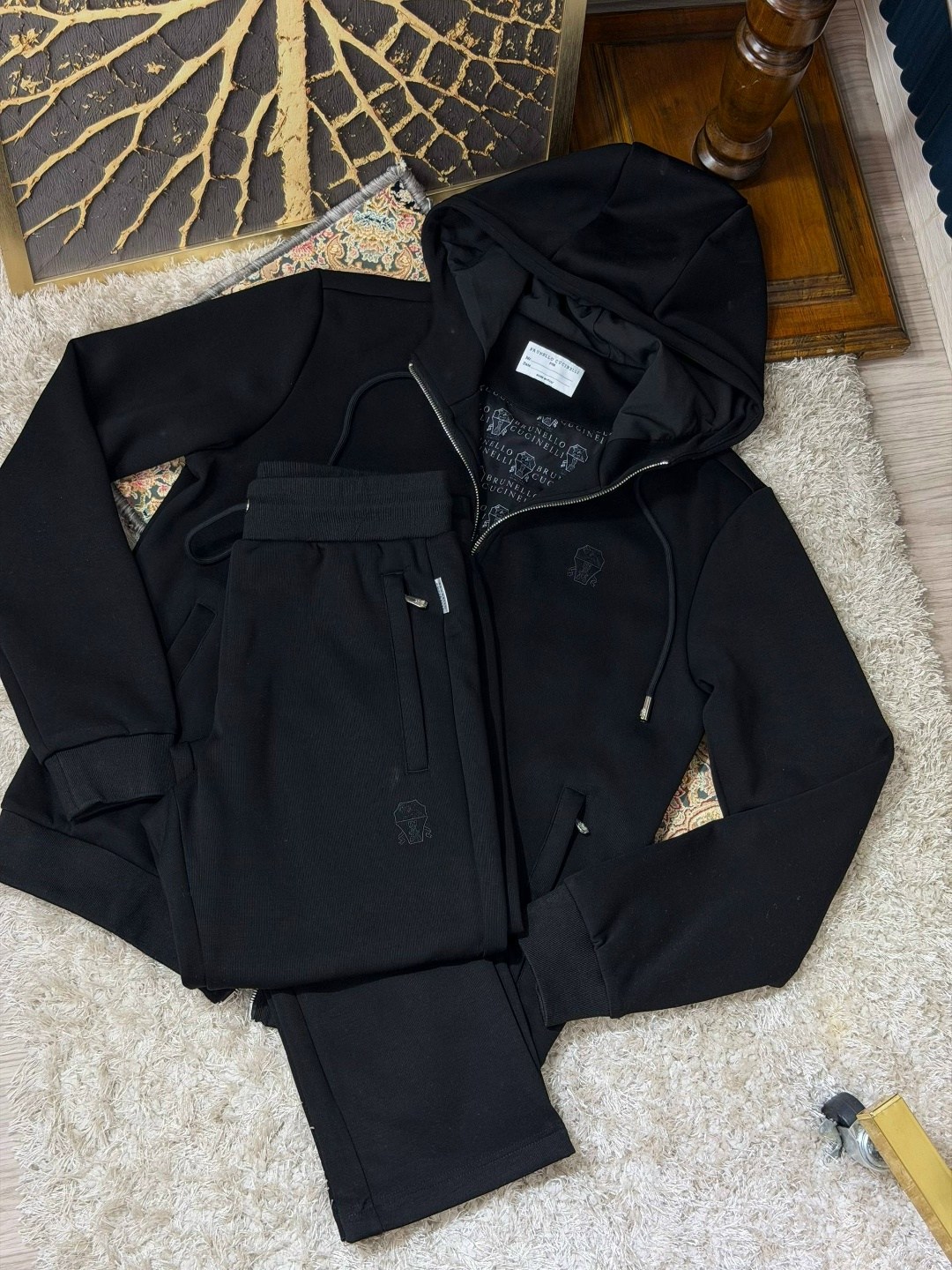 спортивный костюм brunello cucinelli,костюм спортивный,спортивный костюм мужской brunello cucinelli,спортивный костюм dolce & gabbana,спортивный костюм brunello cucinelli solomeo