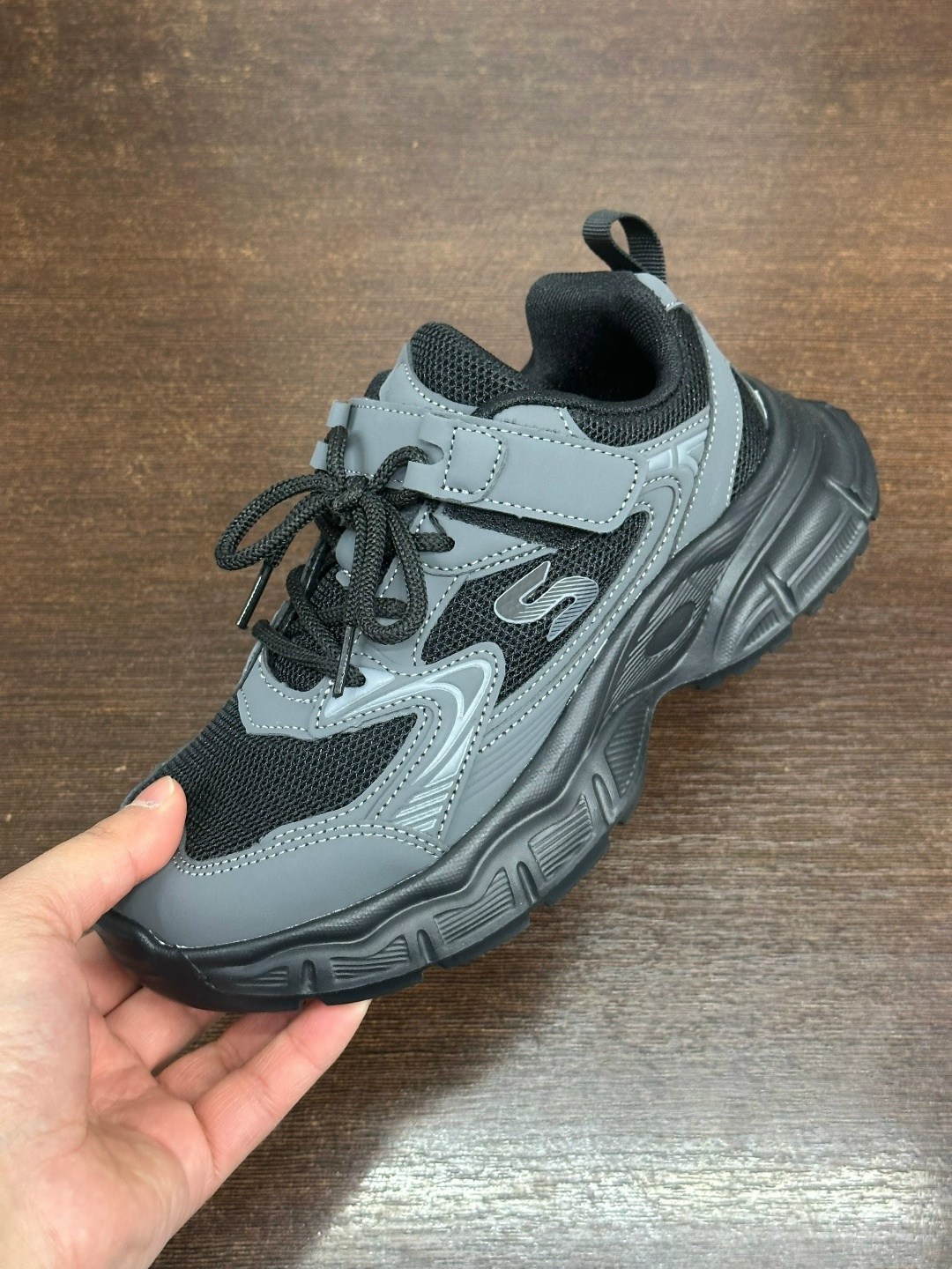 кроссовки,кроссовки мальчику,детские кроссовки,спортивная ,повседневные кроссовки