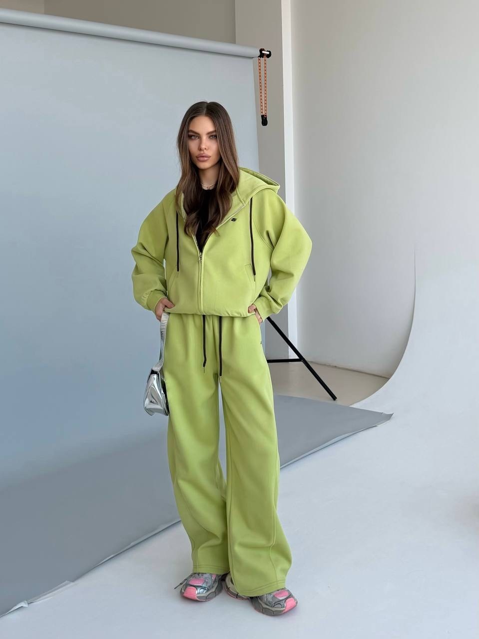 широкие брюки,брюки спортивные,костюм спортивный женский,брюки трикотажные,штаны модные