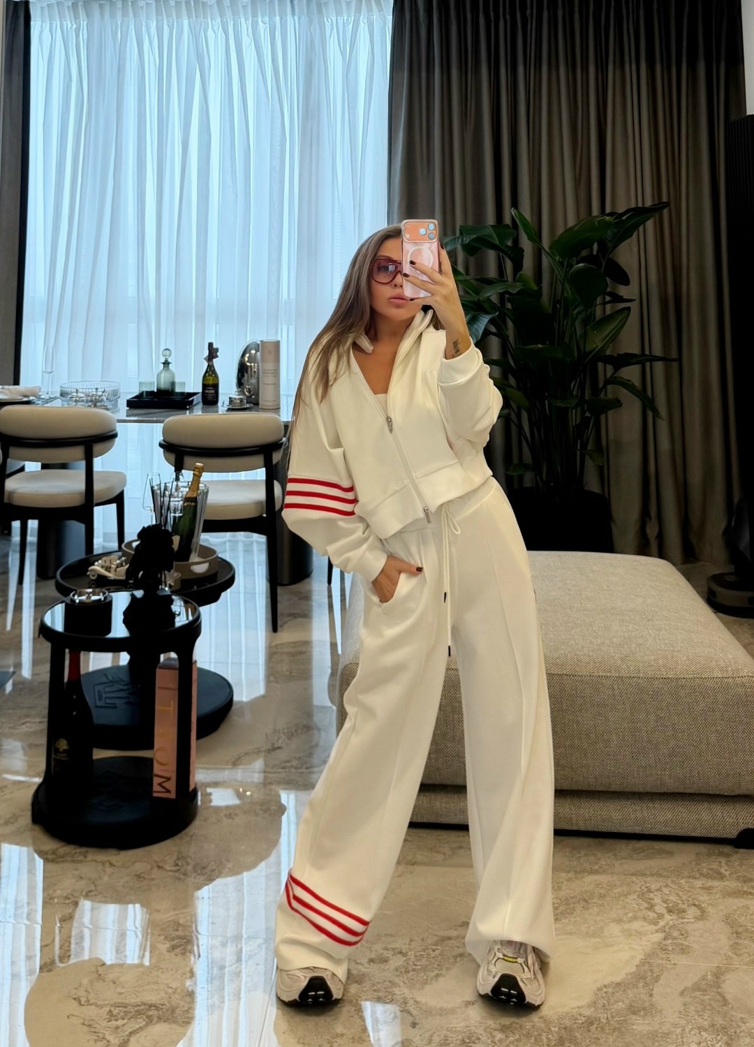 стильные костюмы,костюм спортивный женский,женский костюм,костюм,белый спортивный костюм в стиле celine
