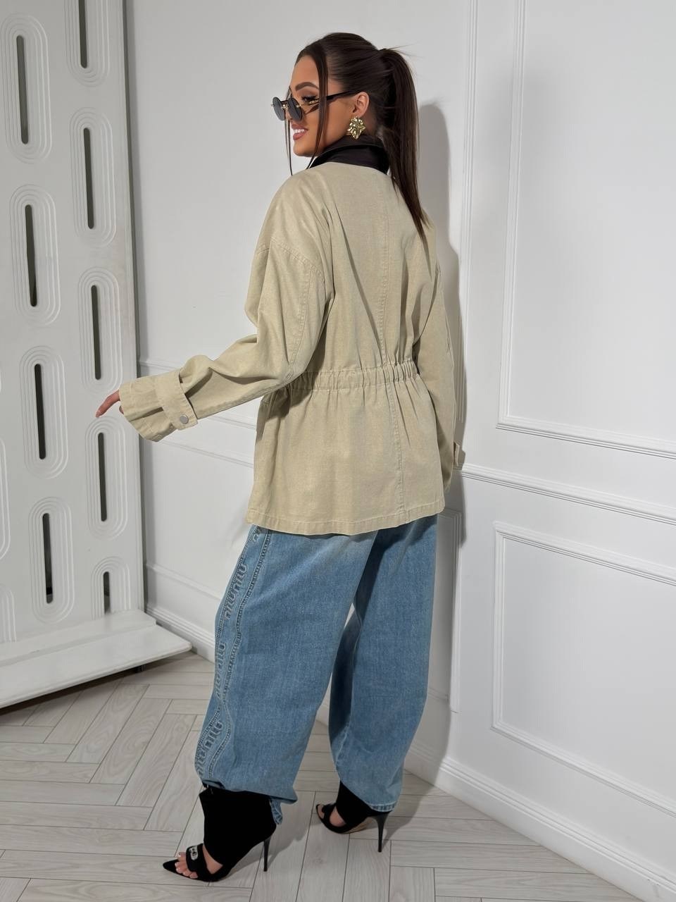куртка стильная,бежевая джинсовка оверсайз,джинсовая рубашка женская оверсайз бежевая,куртка,куртка оверсайз