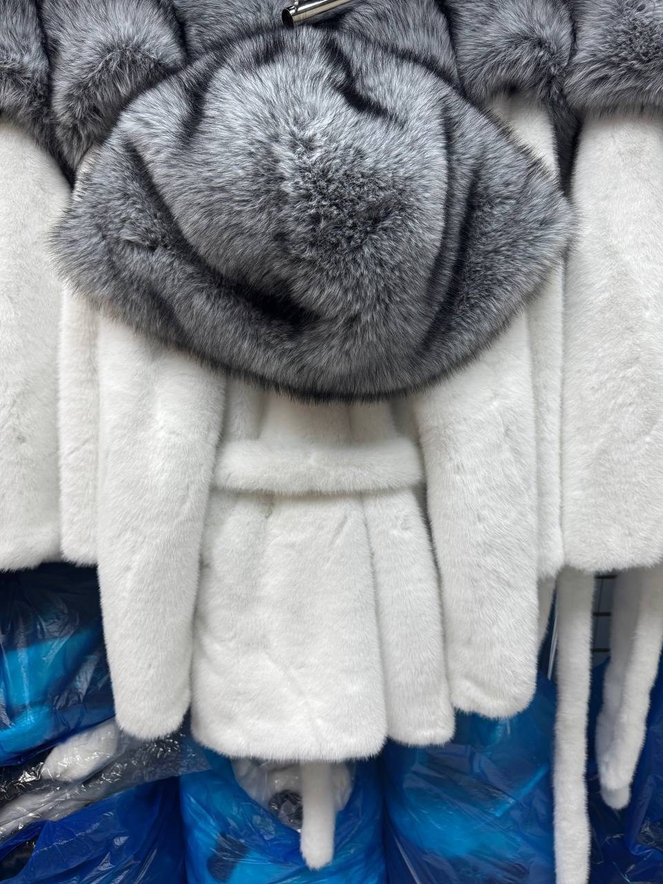 шубка из меха европейской норки с капюшоном из меха песца,шуба под норка мех эко с капюшоном,женская шуба из натурального меха,шуба,шубка