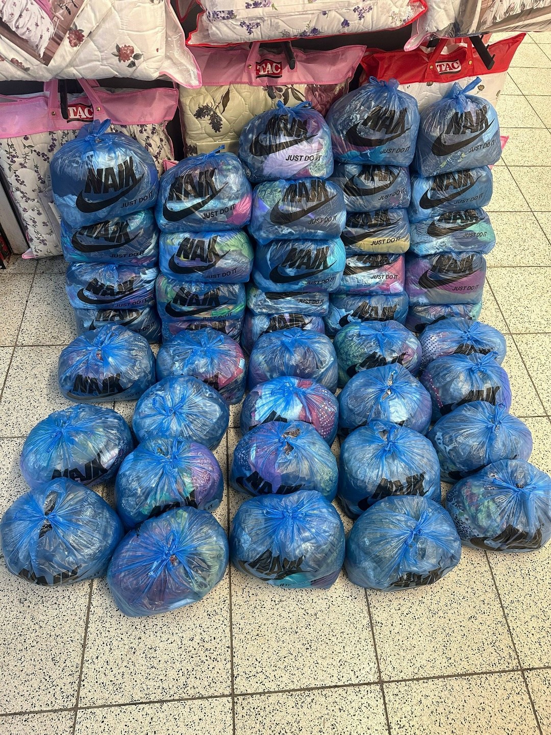 рюкзаки,в пакете,рюкзак найк аир,вещи пакет,пакеты пакеты