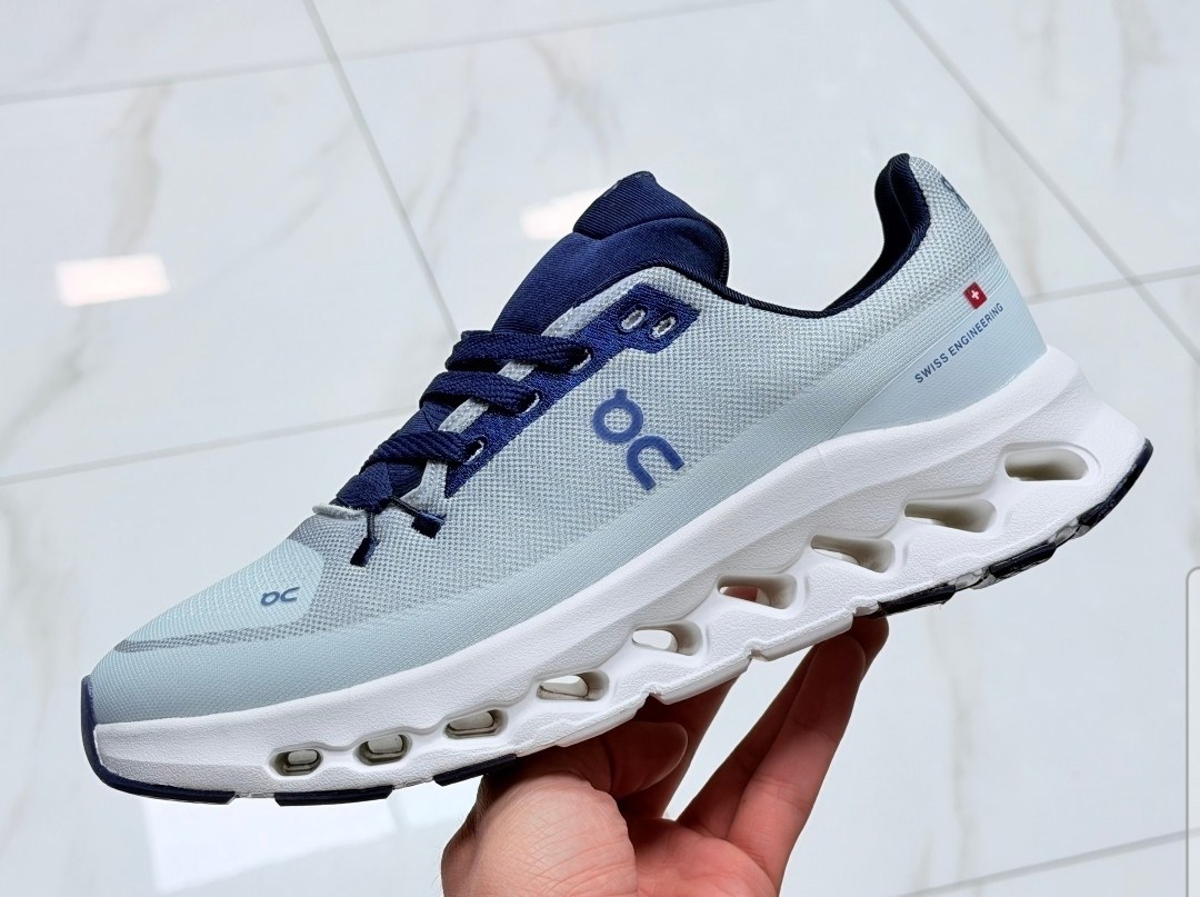 кроссовки cloudtilt "cinder/sand" on running,кроссовки,on cloudtilt кроссовки,женские кроссовки,кроссовки on cloudtilt серебристый серый