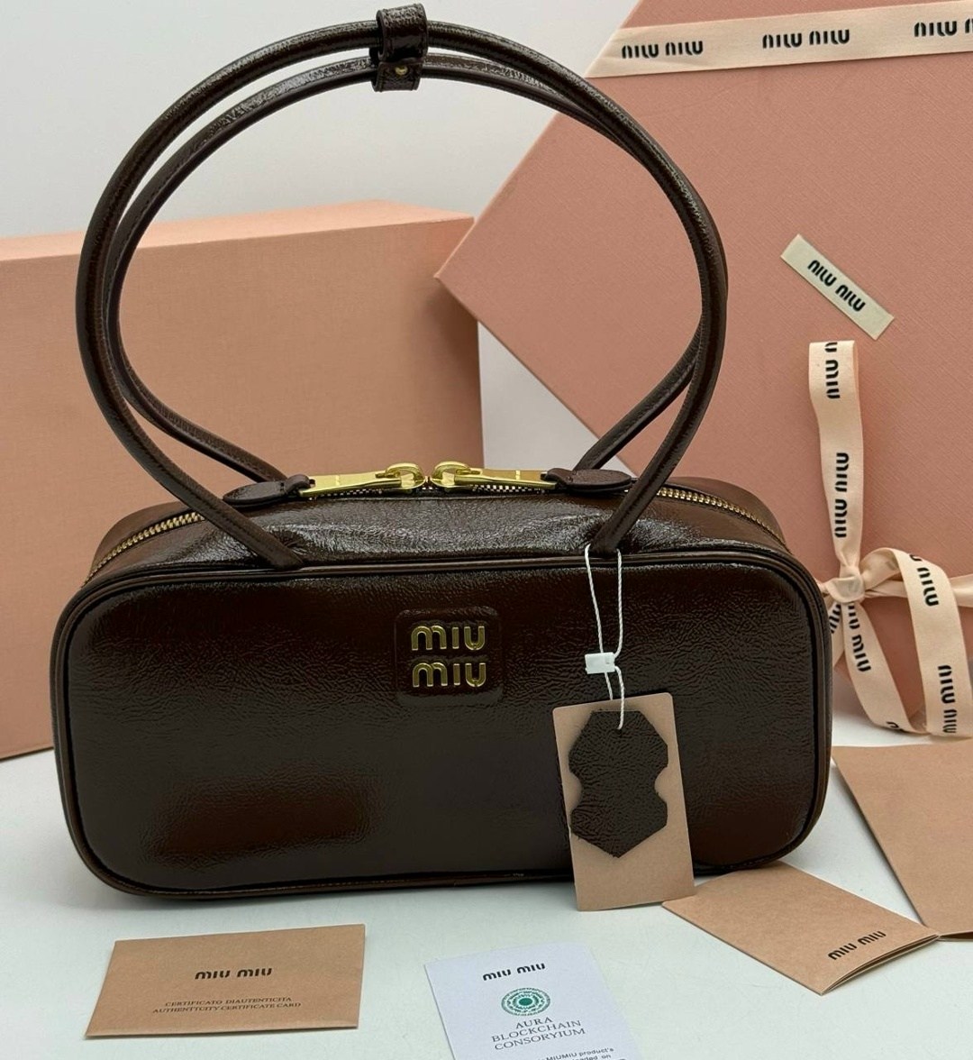 сумка miu miu коричневая,сумка женская miu miu,сумка miu miu,женская шоколадная кожаная сумка miu miu arcadie,сумка миу миу
