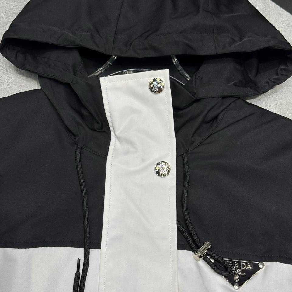 ветровка prada,куртка prada,куртка модная,повседневная куртка,куртка