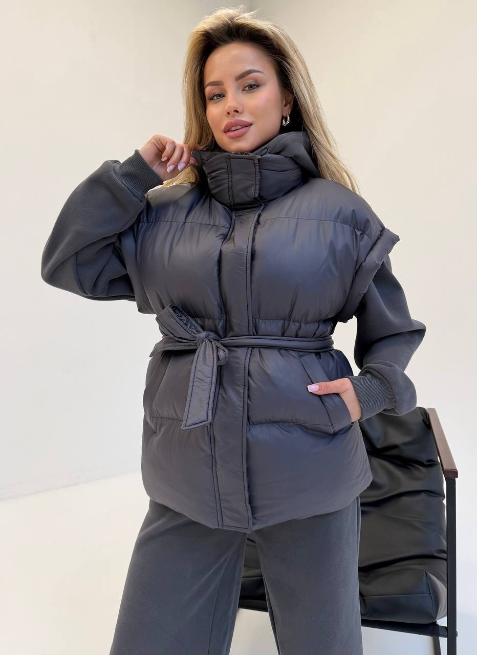 женская жилетка,жилетка на синтепоне,жилет с поясом,жилетка с поясом,жилет демисезонный