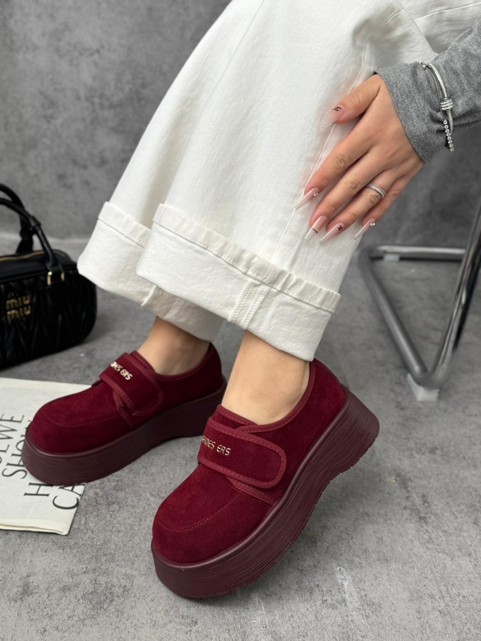 ,замшевые лоферы miu miu на высокий подошве и фирменной фурнитурой,женская , на платформе,обуви