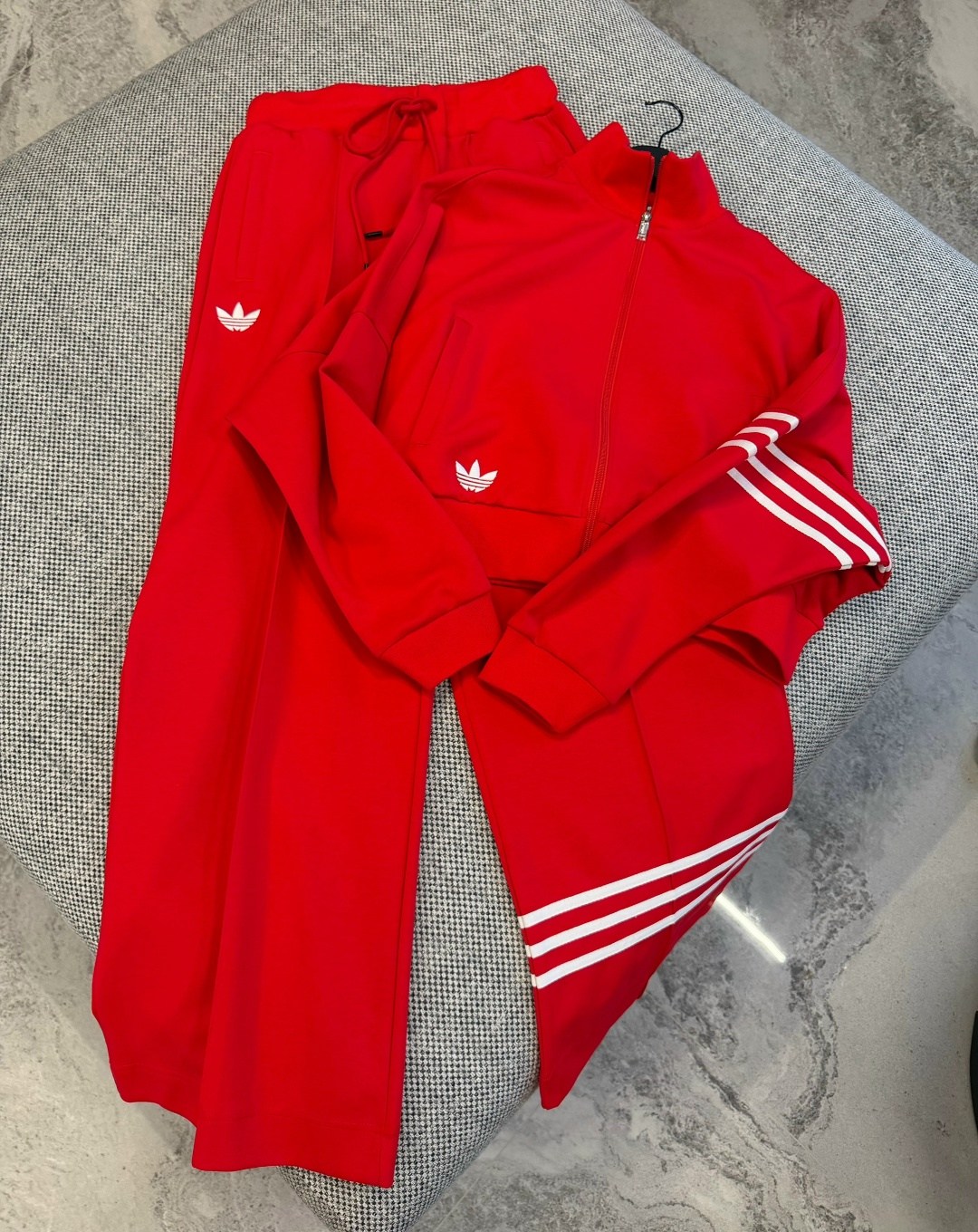 спортивный костюм женский,костюм спортивный миу миу,женский красный костюм miu miu,спортивный костюм miu miu женский,костюм женский