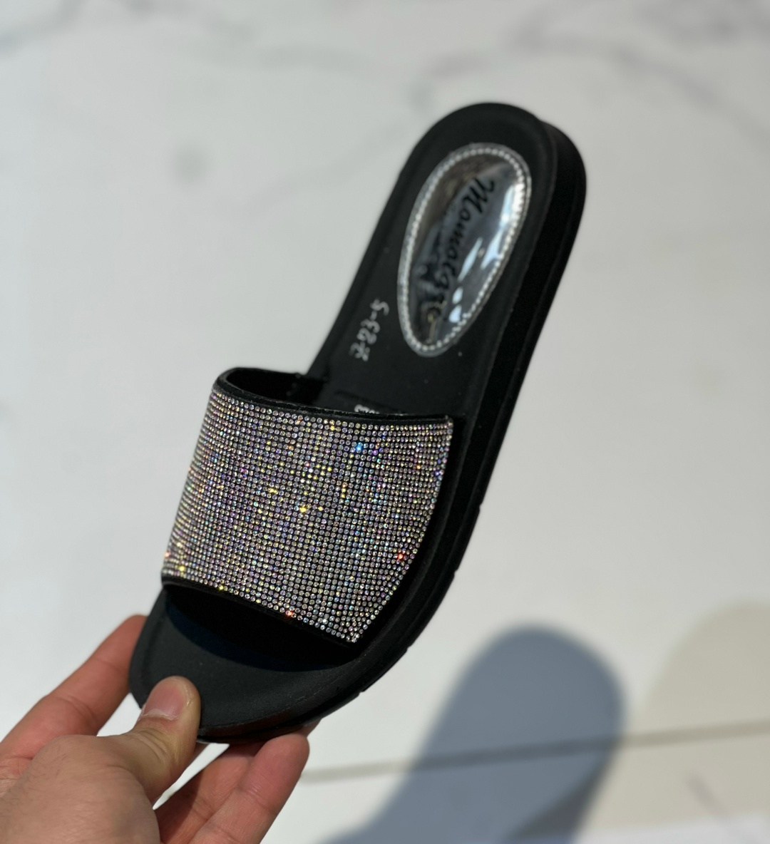 женские шлепанцы,шлепанцы со стразами,шлепки со стразами,модные шлепанцы,шлепки женские