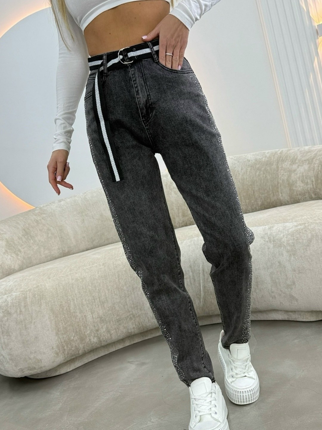 мом джинсы женские серые на резинке,женские джинсы,джинсы брюки,джинсы женские серые,джинсы со стразами