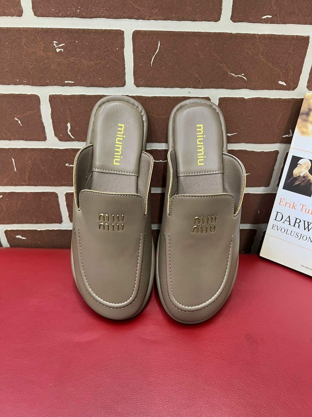 шлепки фенди,шлепанцы женские,мюли женские,,кожаные мюли