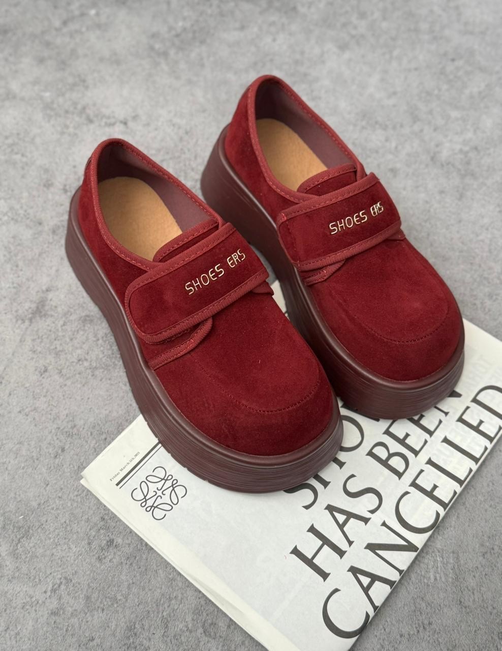 ,замшевые лоферы miu miu на высокий подошве и фирменной фурнитурой,женская , на платформе,обуви