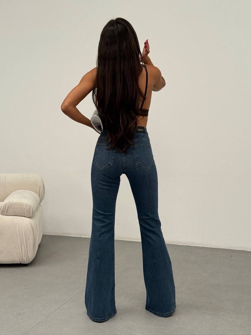 женские джинсы клеш,джинсы женские,джинсы брюки,голубые джинсы клеш,джинсы клеш с высокой талией